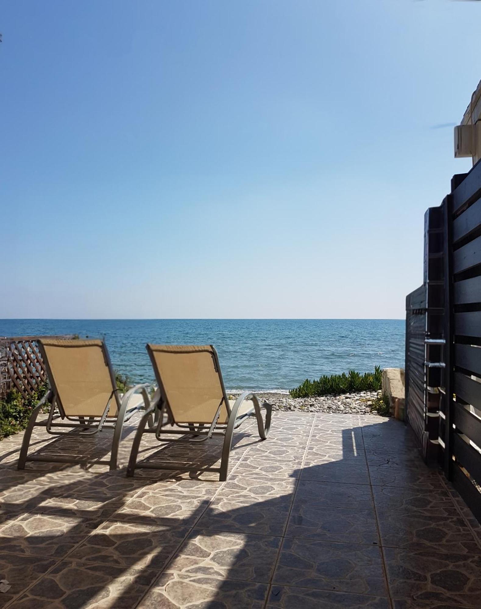 Beach House At Seafront Villa Meneou Eksteriør bilde